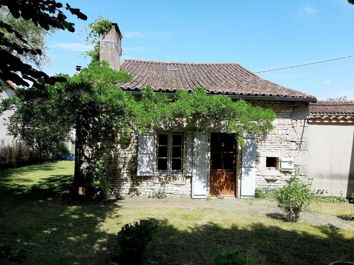 Wisteria Cottage Les Adjots Exteriér fotografie